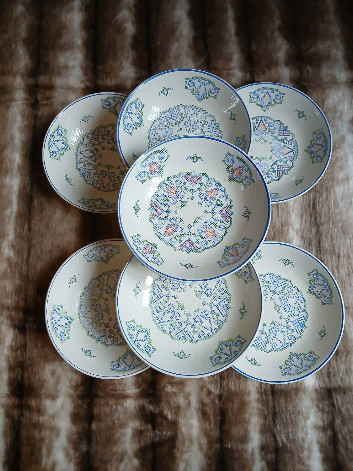 7 small deep plates Salins France