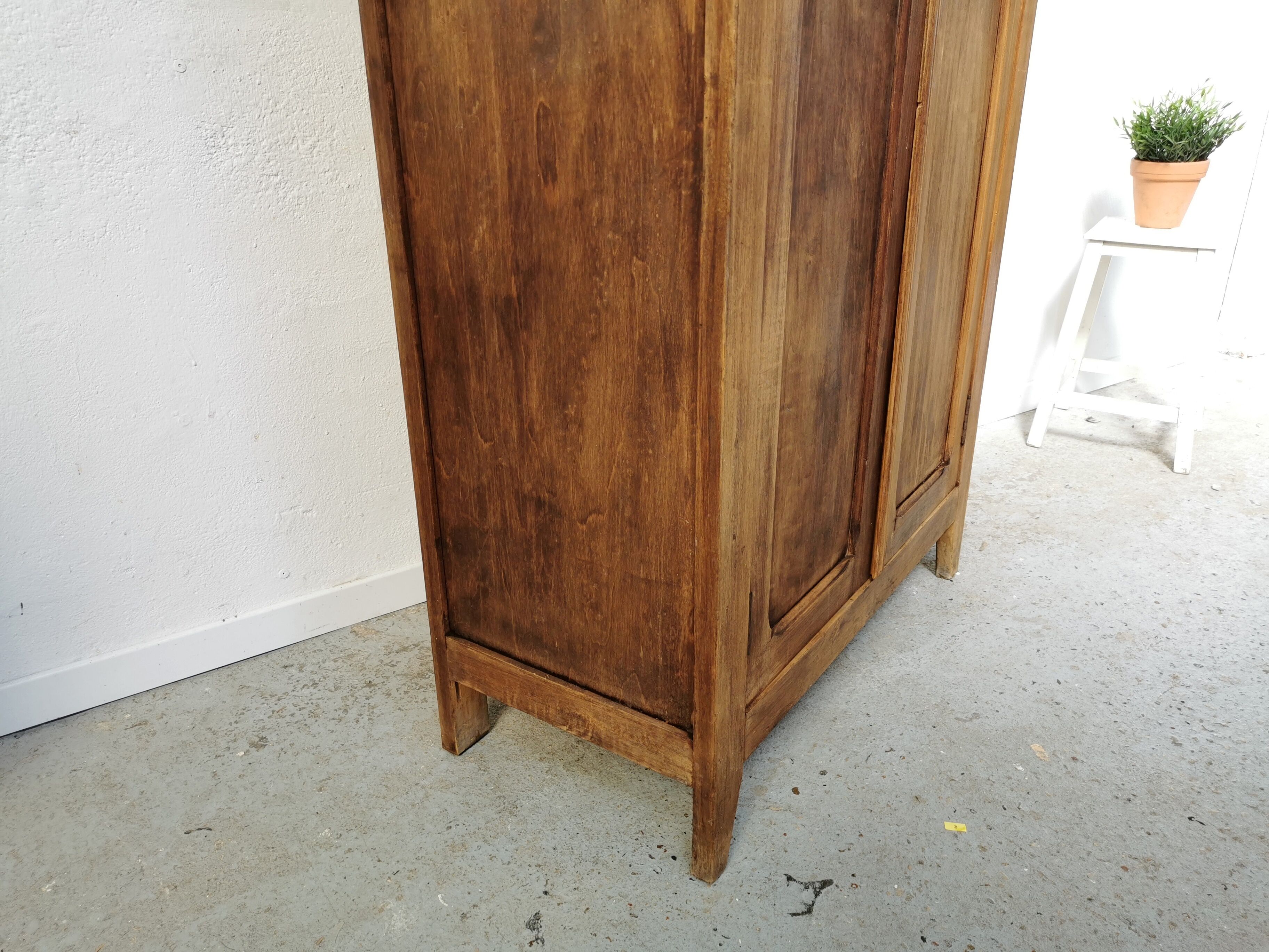 Vintage Parisian coat of arms