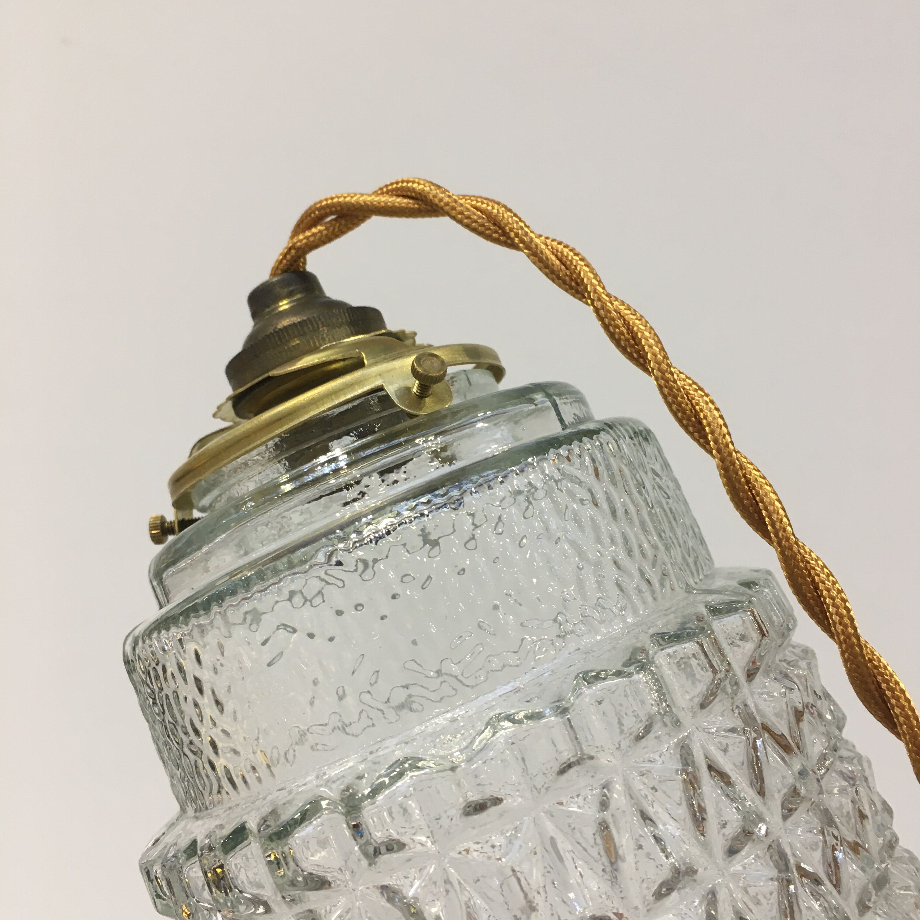 Transparent glass hanging lamp diamond tip pattern