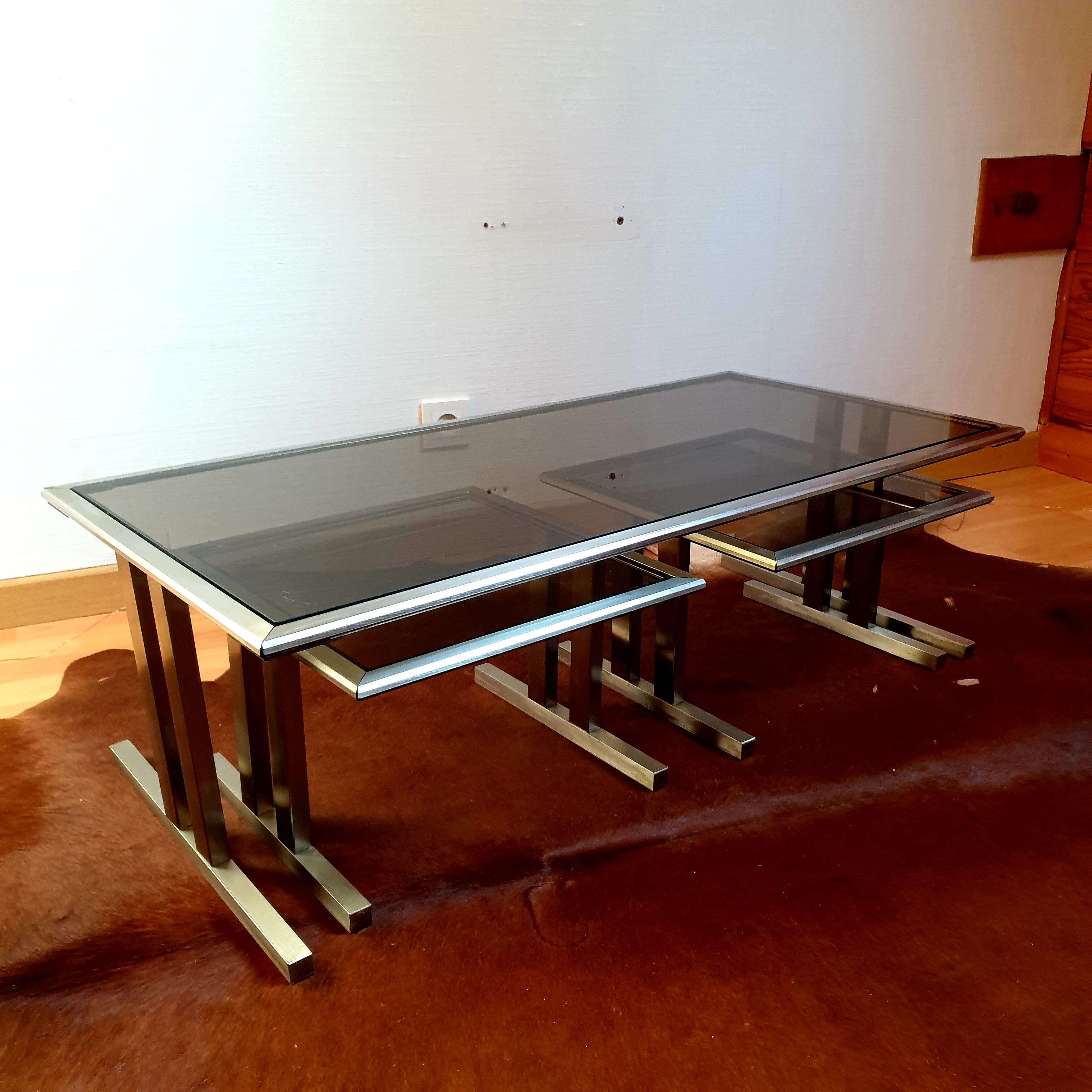 Vintage pull-out coffee tables