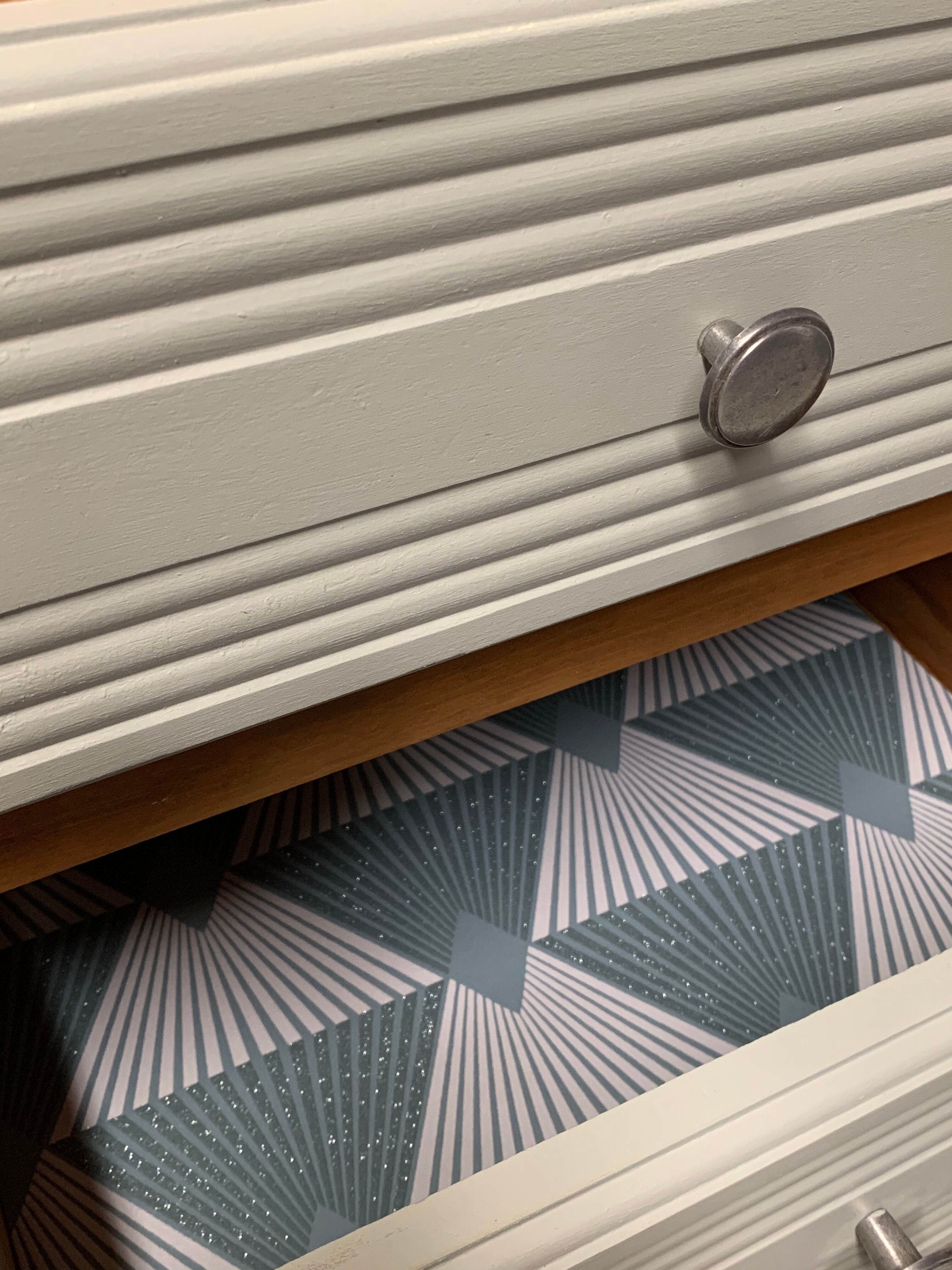 Art Deco 1940 chest of drawers