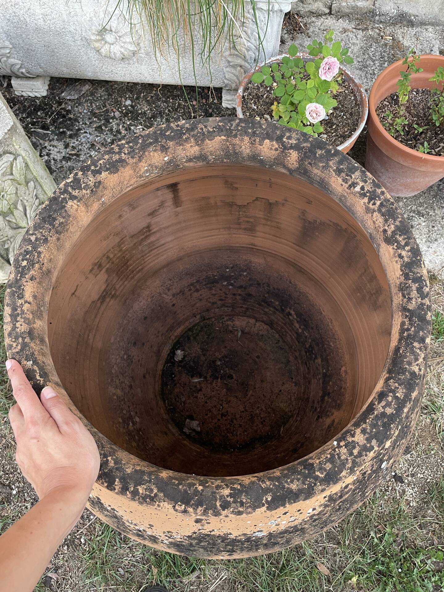 Very large ancient handmade terracotta jar – 80 cm