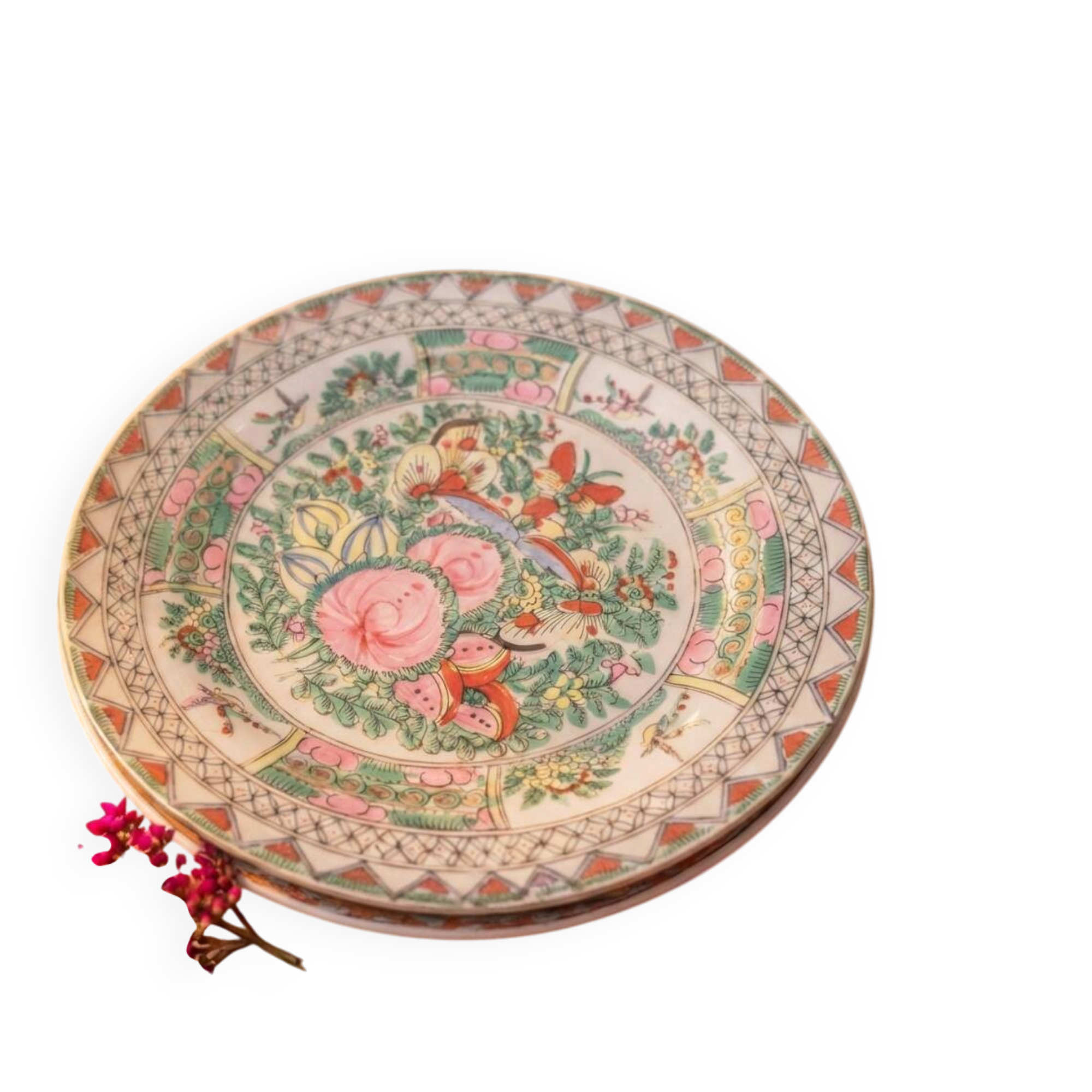 Vintage handmade Japanese plate in porcelain, hand-decorated.