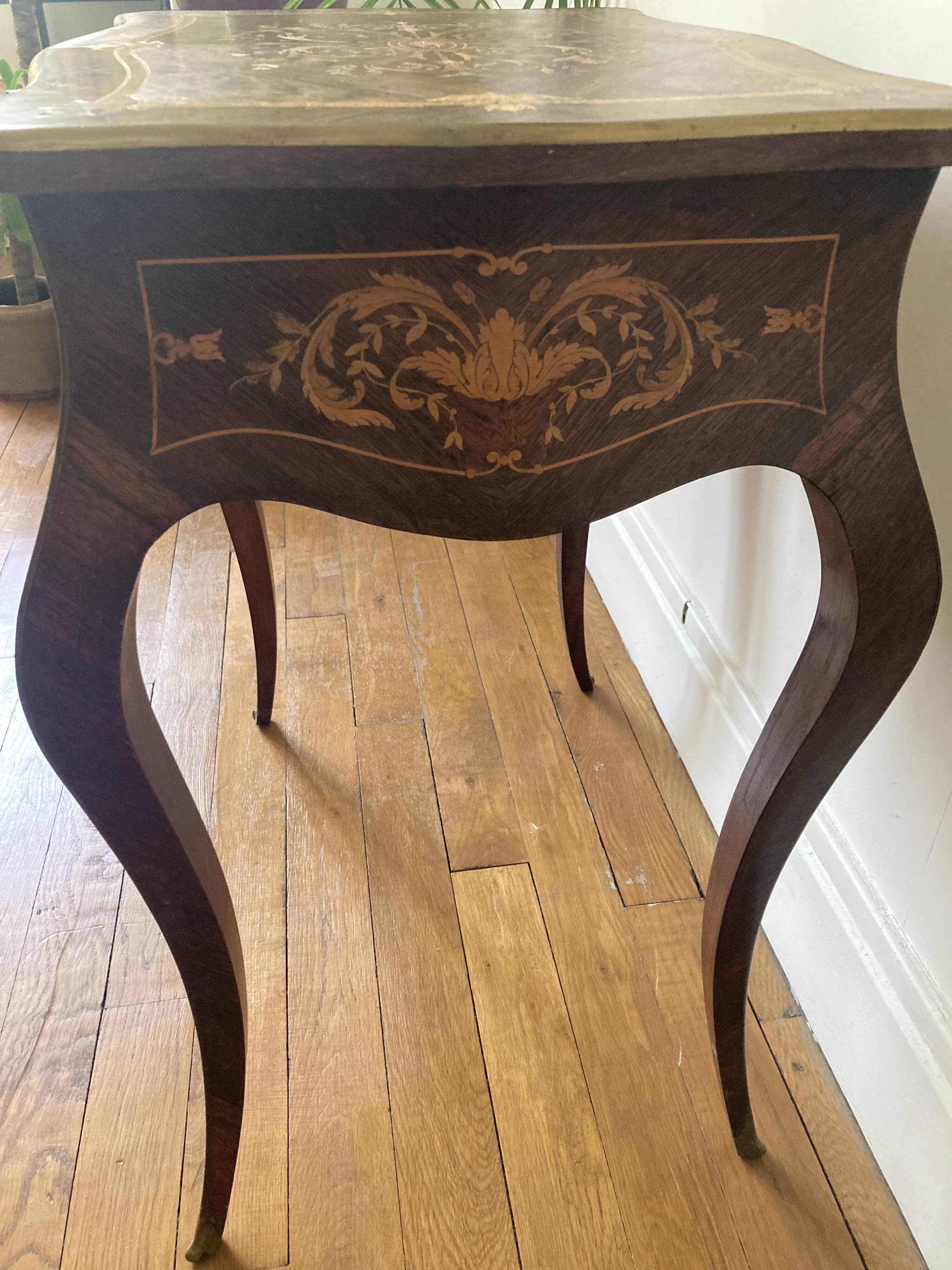 Coiffeuse avec miroir style Louis XV