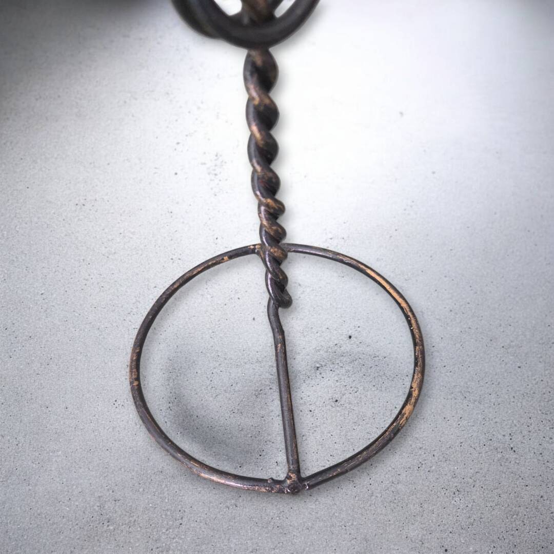 Metal candle holder