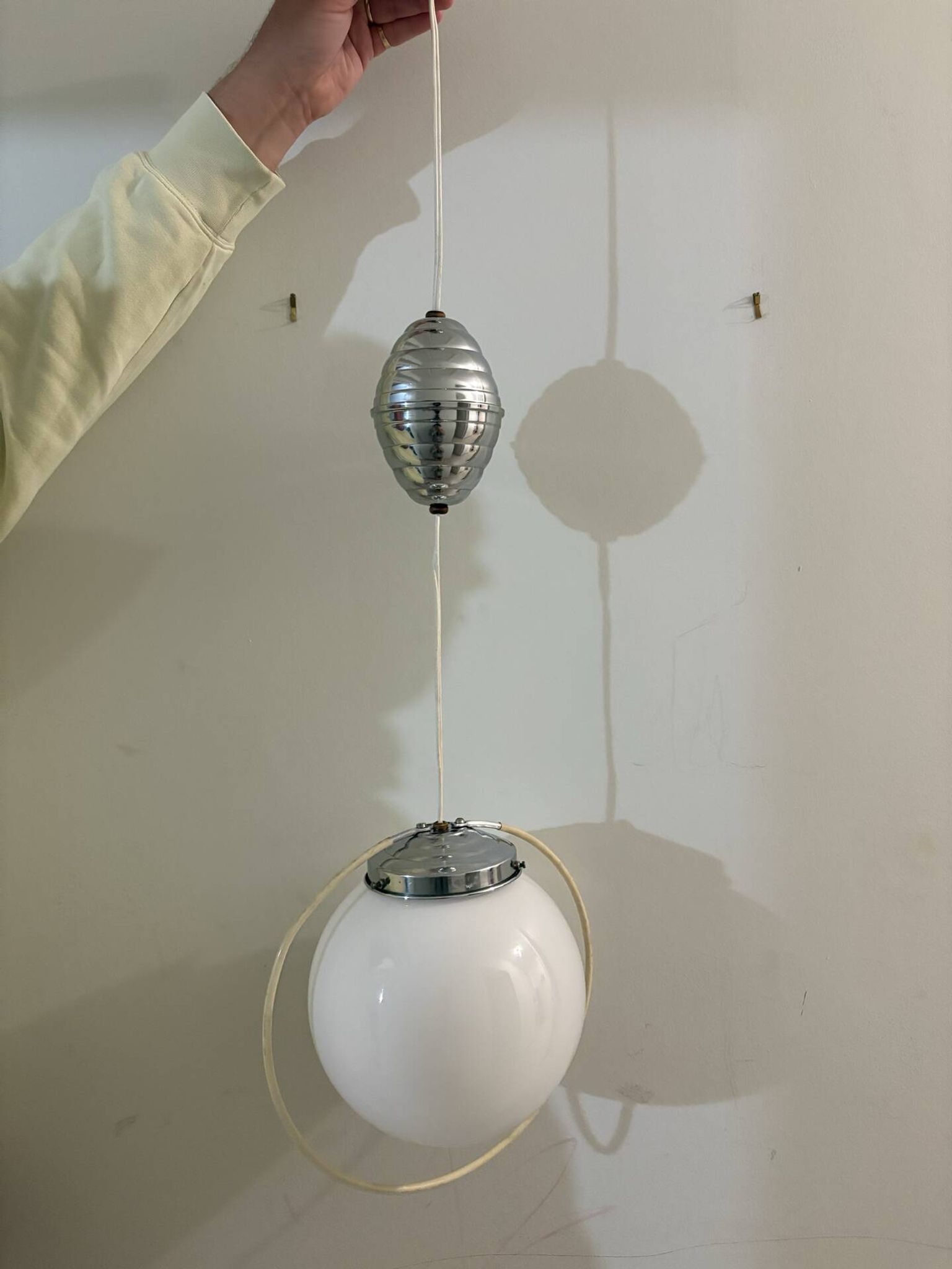 Vintage suspension rise and fall, 1950