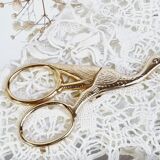 Ciseau de couture en métal doré oiseau