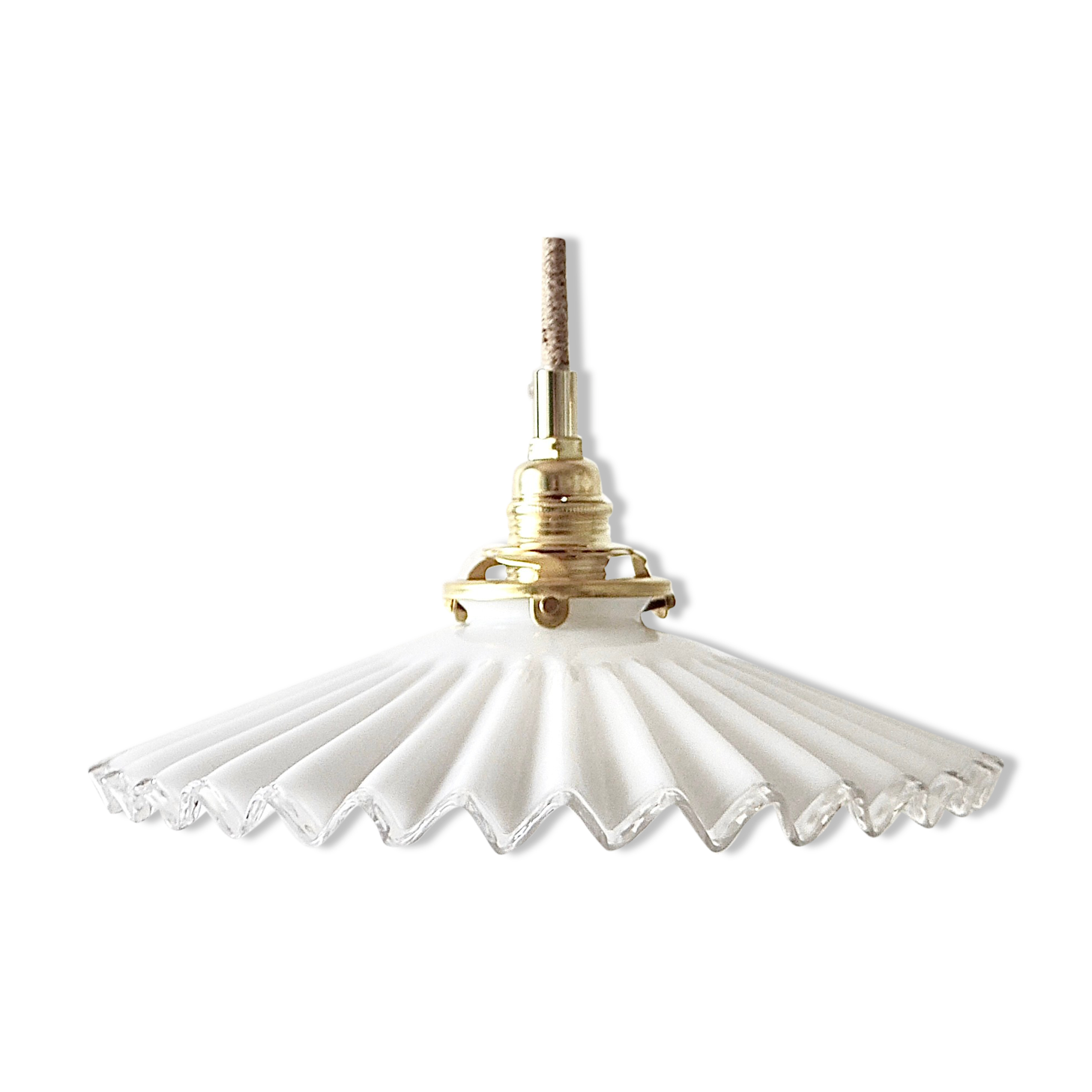 Suspension en opaline dentelée