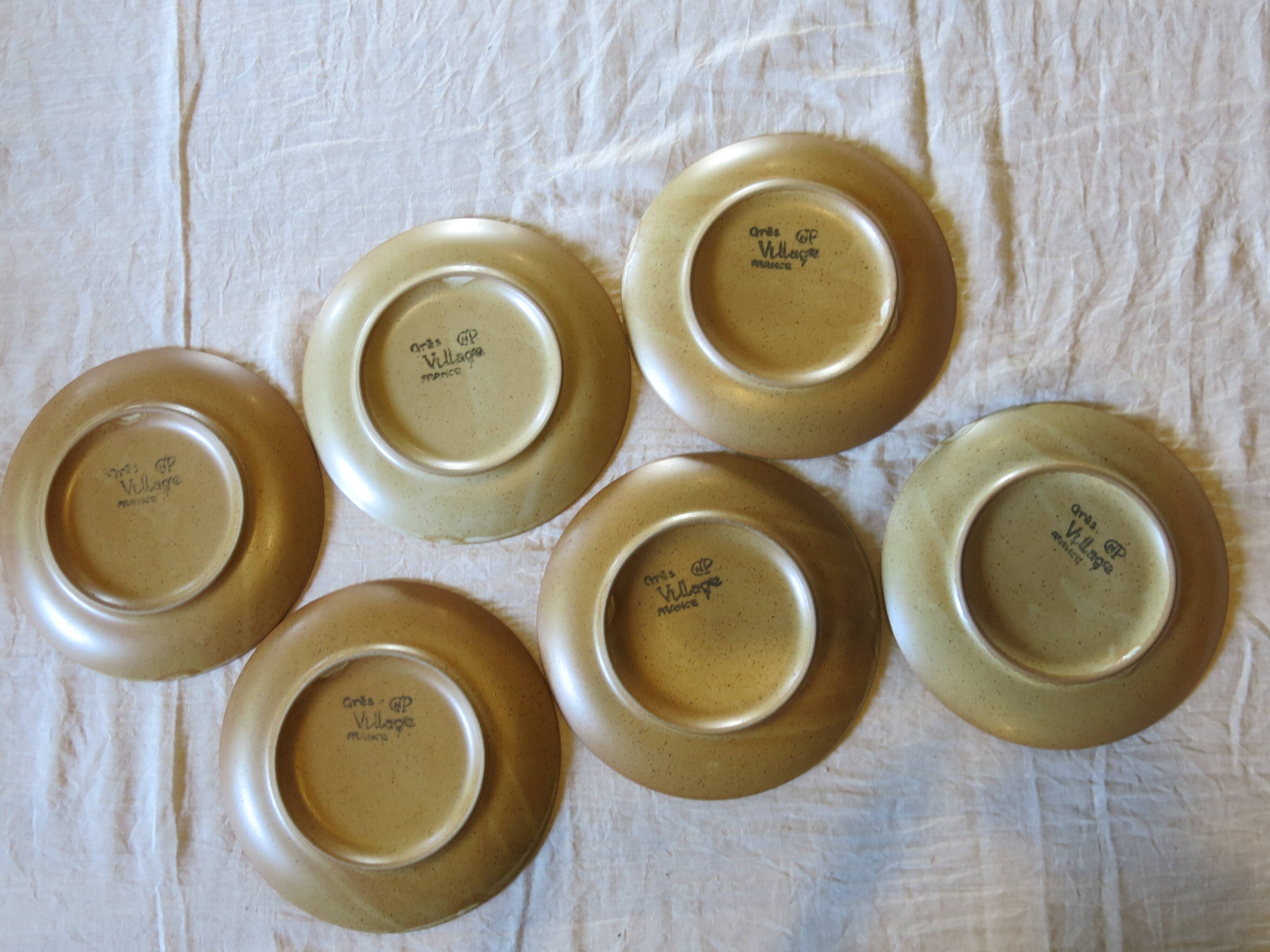 6 French stoneware dessert plates in very good condition