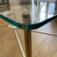 Table basse en verre avec structure métal doré
