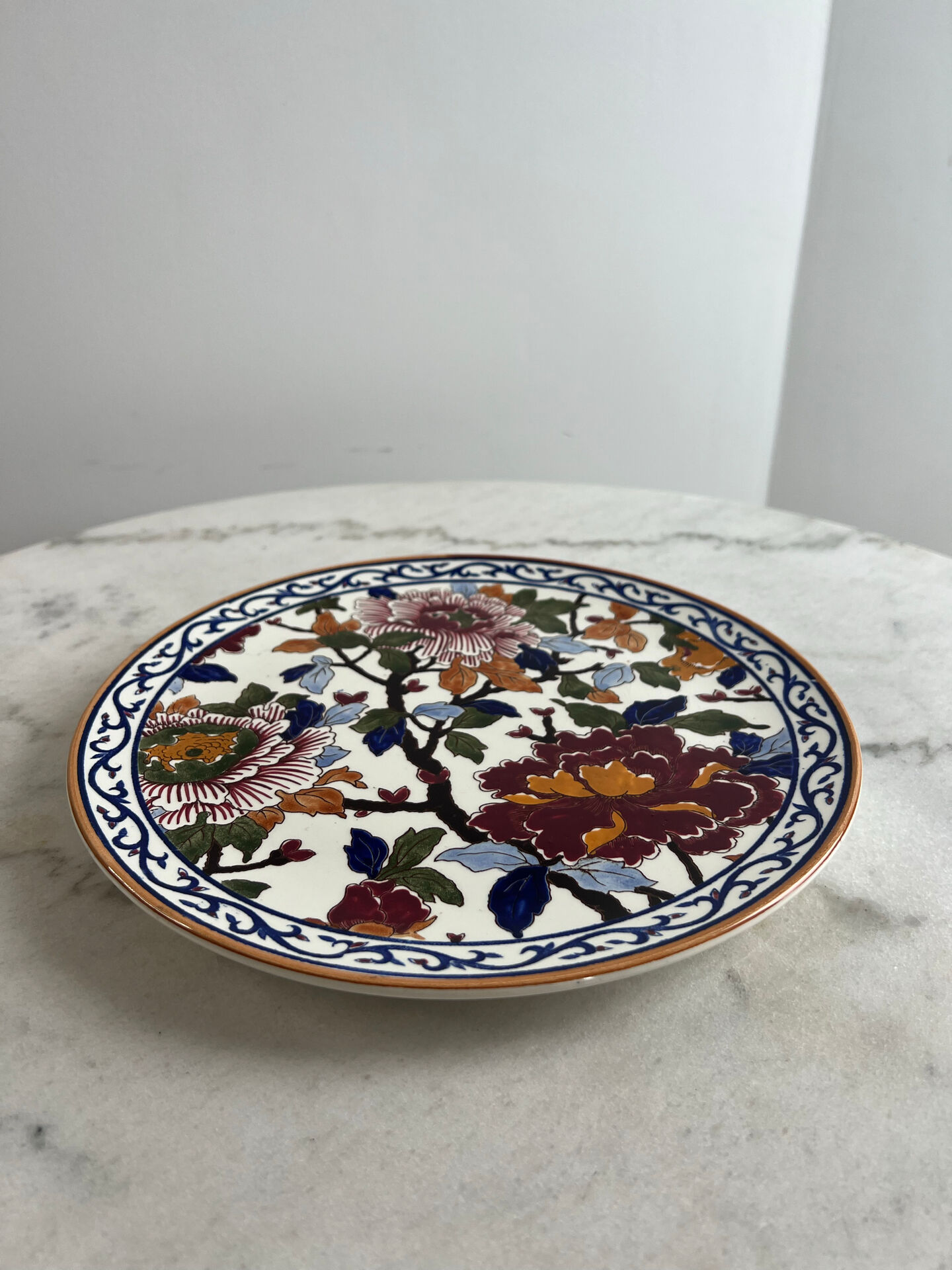 Pivoine gien assiette de présentation