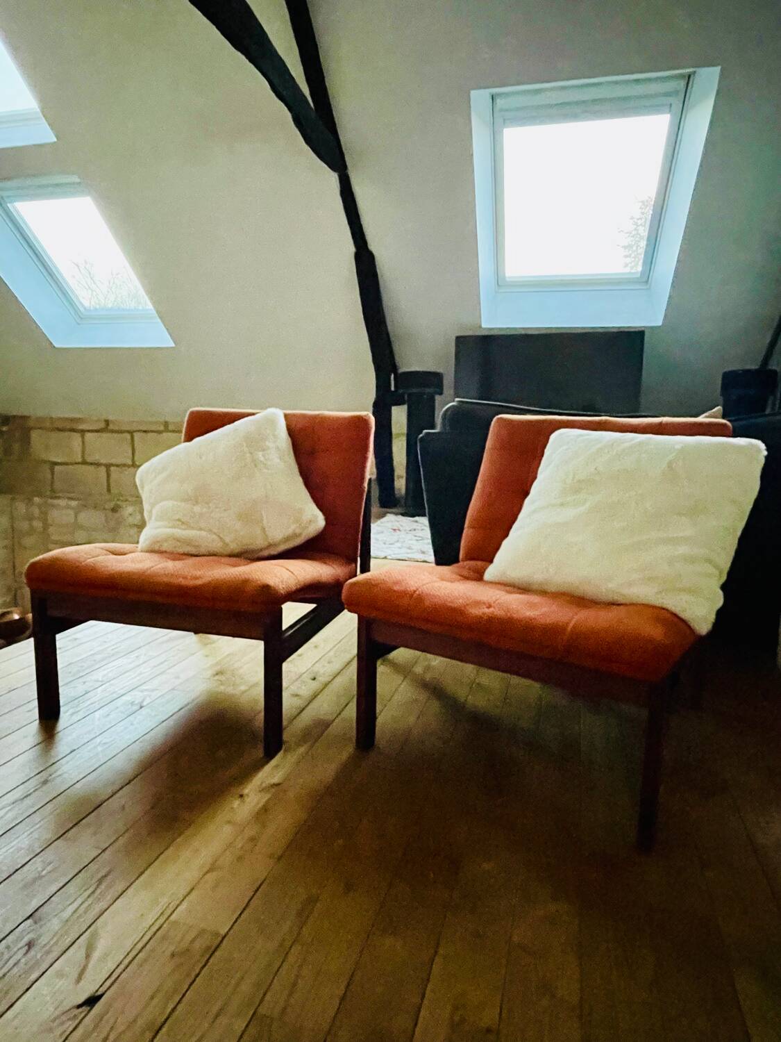 Paire chauffeuses scandinaves vintage
