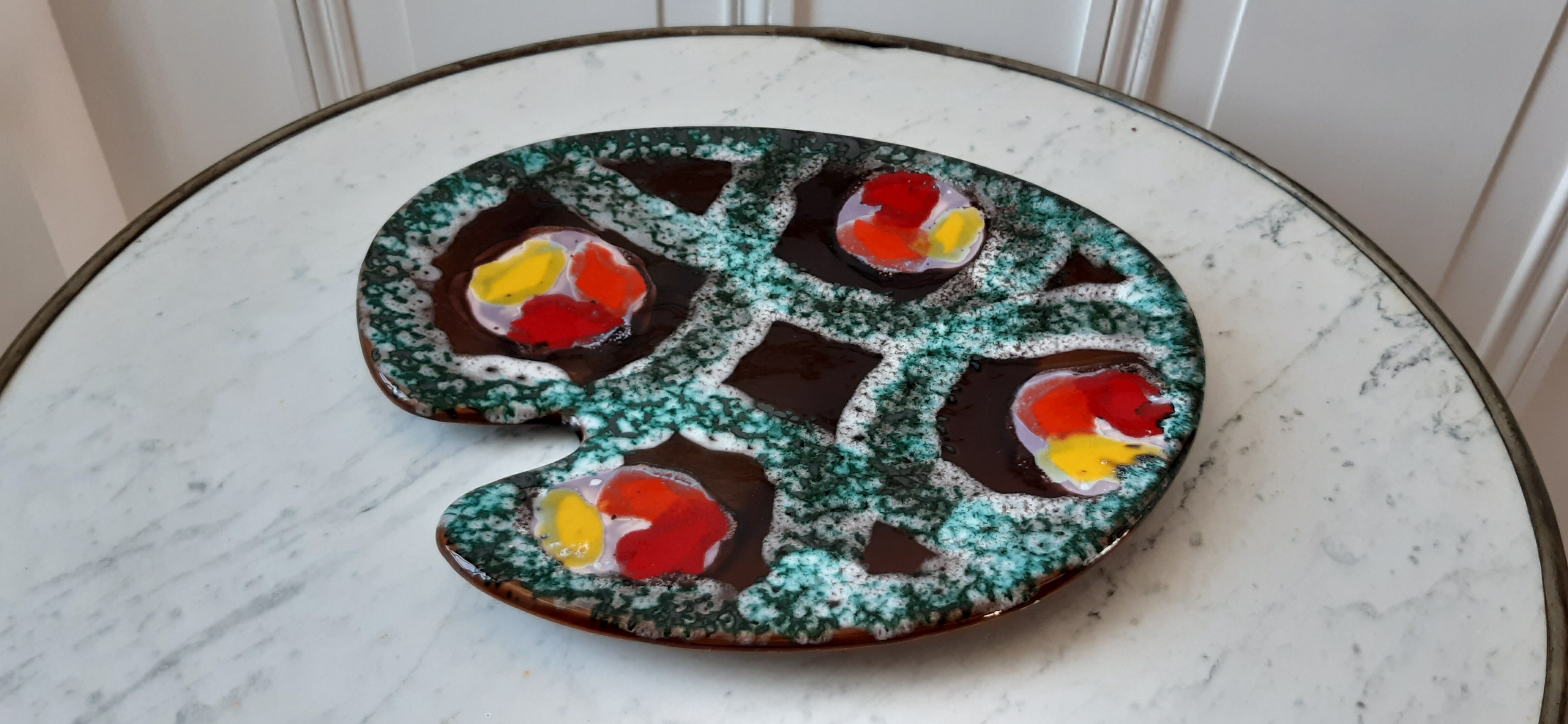 Ceramic pallet shaped dish Poët Laval Drôme 60s-70s