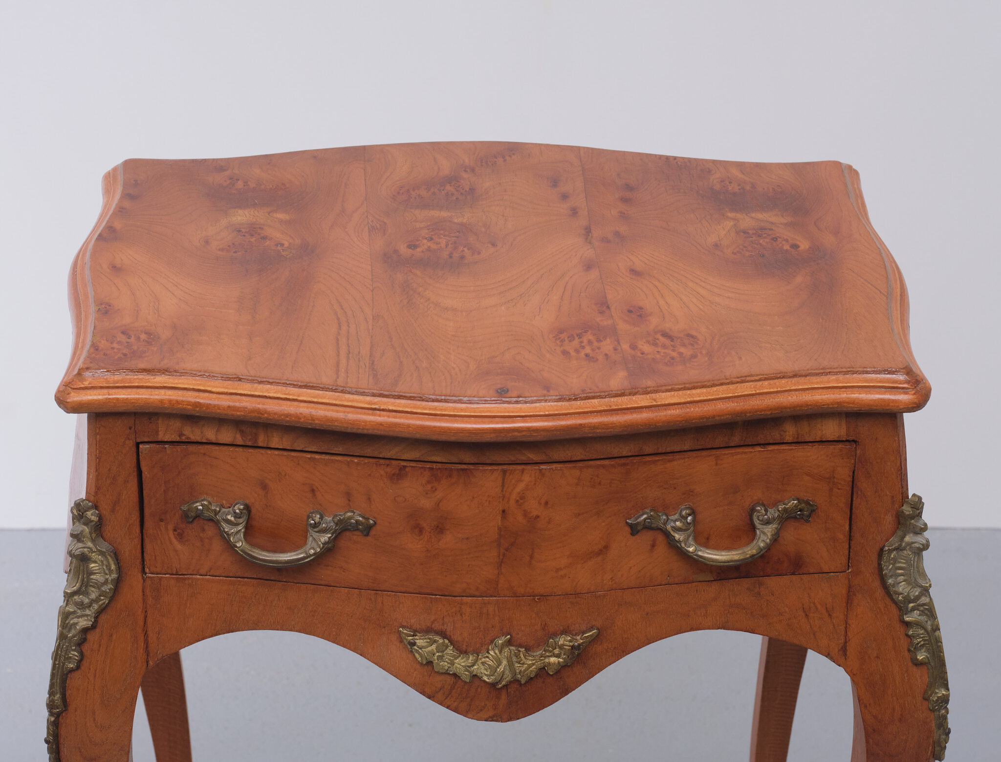 2 italian burl side tables louis xv style