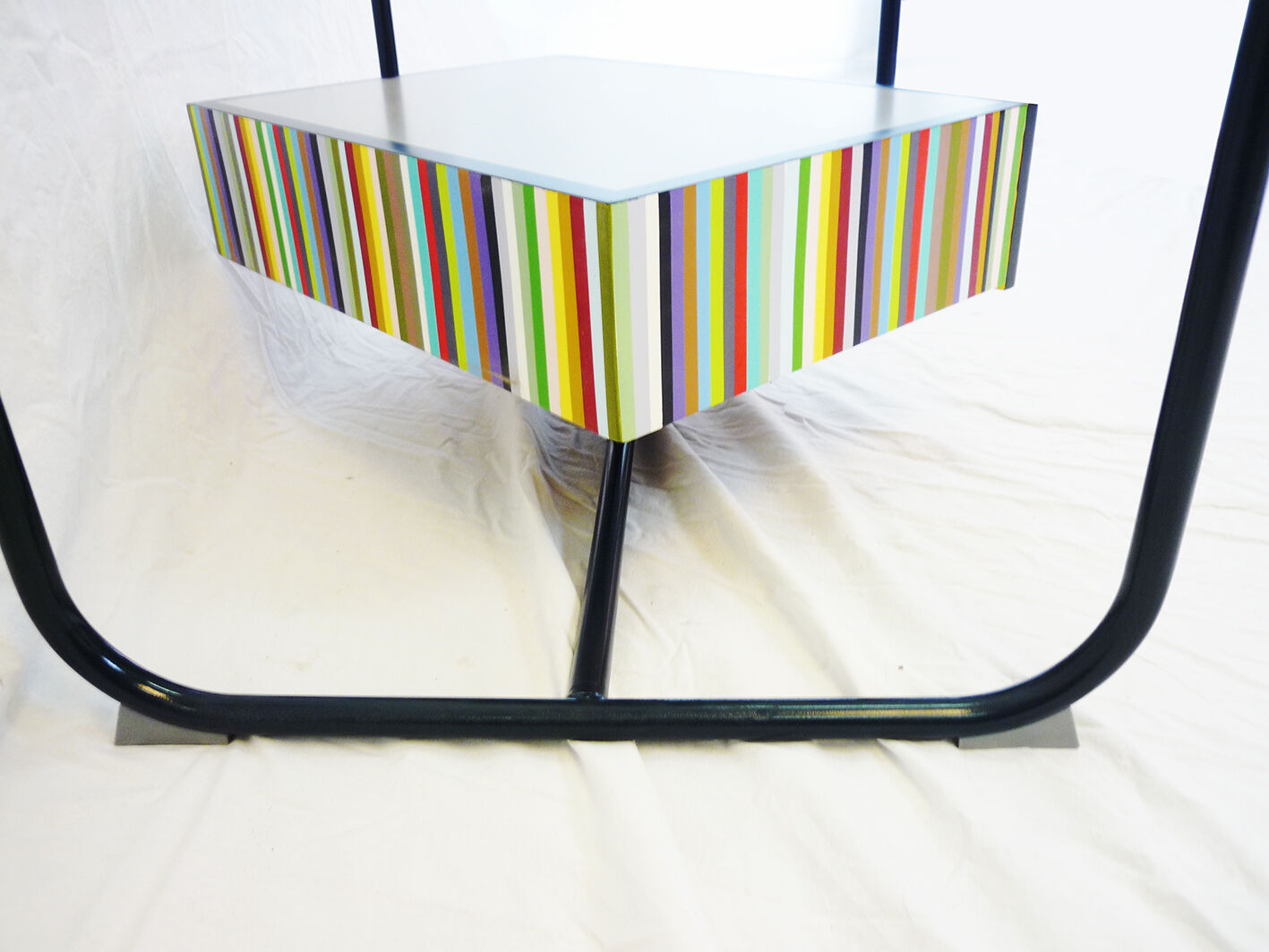 Top glass coffee table