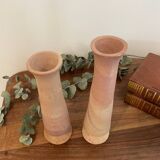 Paire de vases en pierre roses