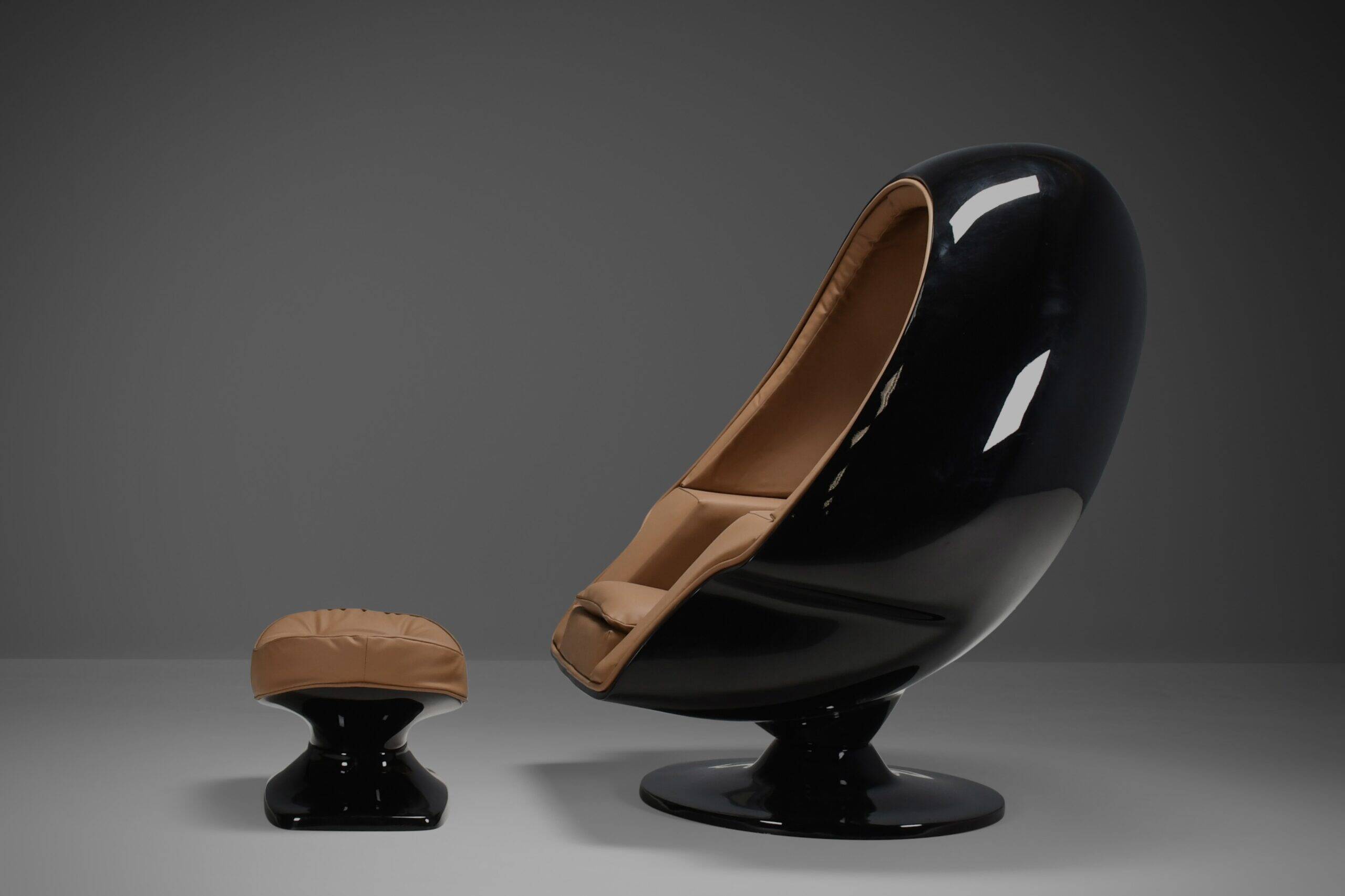 Original Lee West ‘Alpha’ Stereo Egg Chair, USA 1968