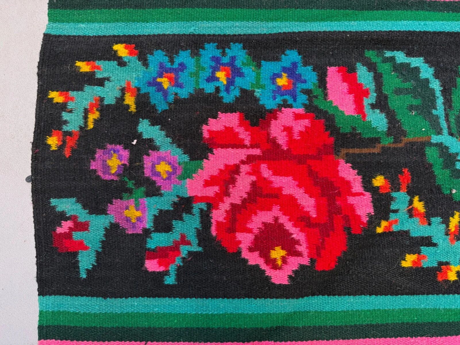 Vintage Moldovan square kilim 130x135 cm kelim wool rug medium 2549