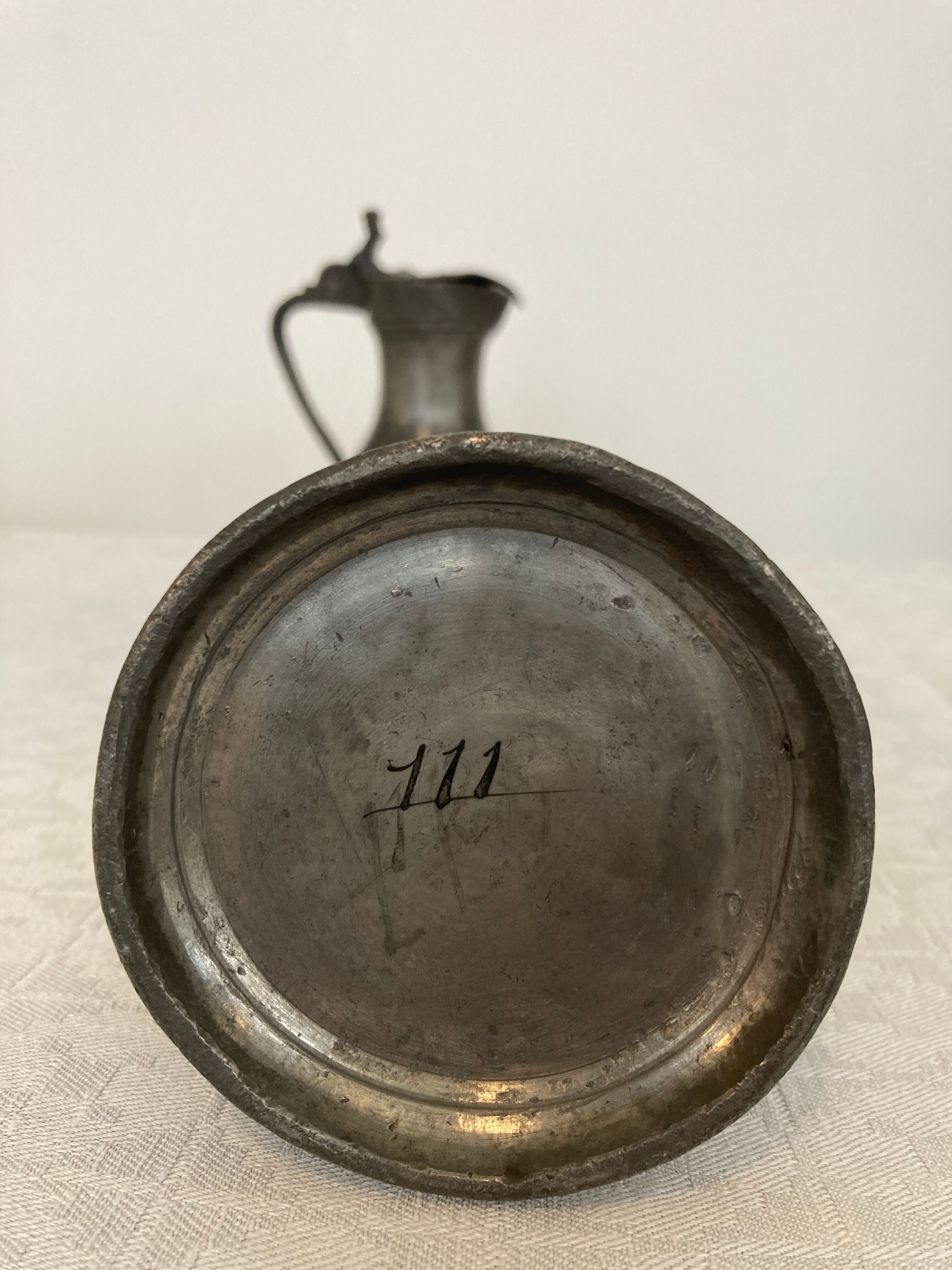 Pair of wine pitchers in pewter XVIIIth date 1753