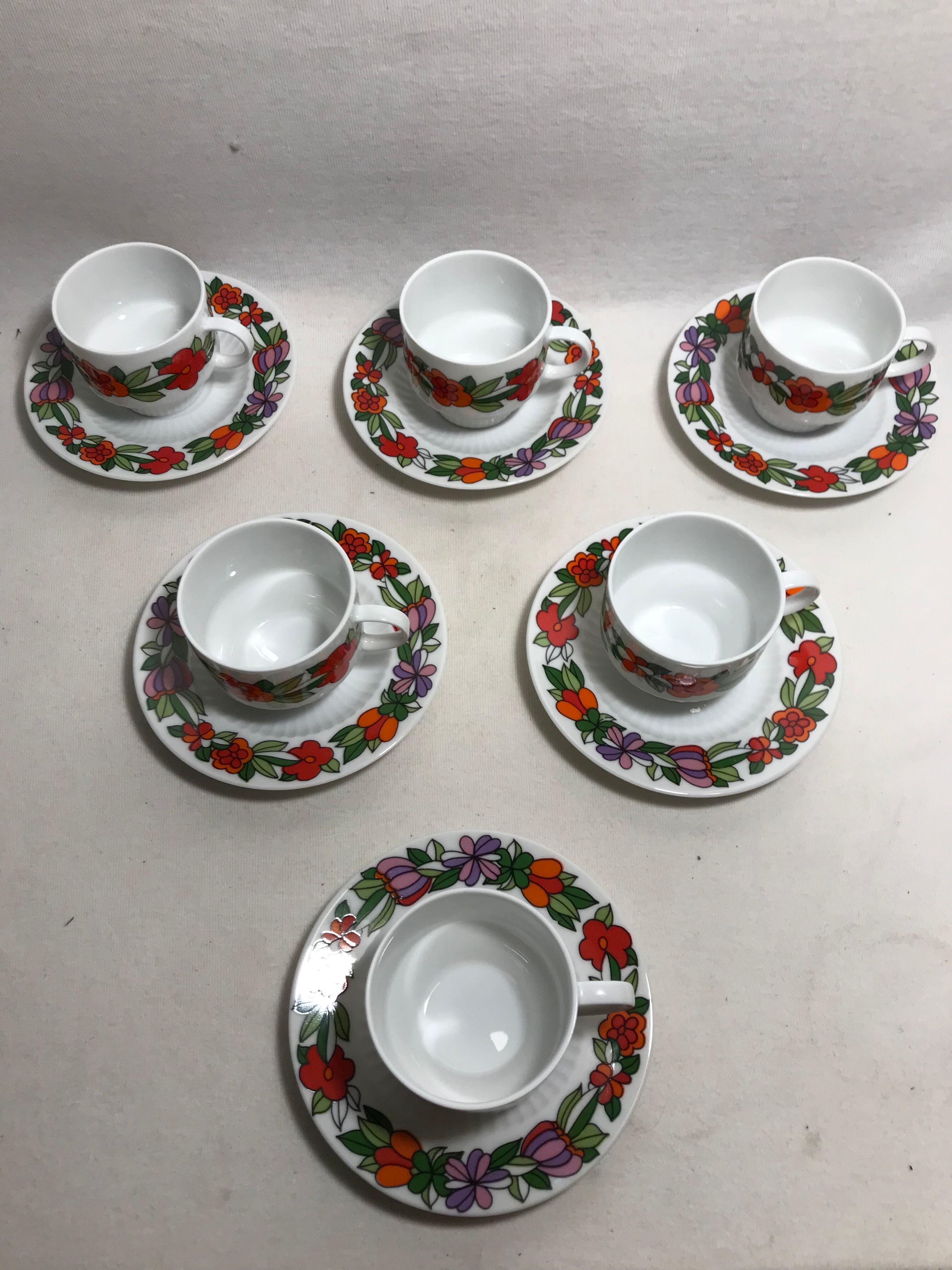 Serie 6 tasses anciennes Kaiser vintage