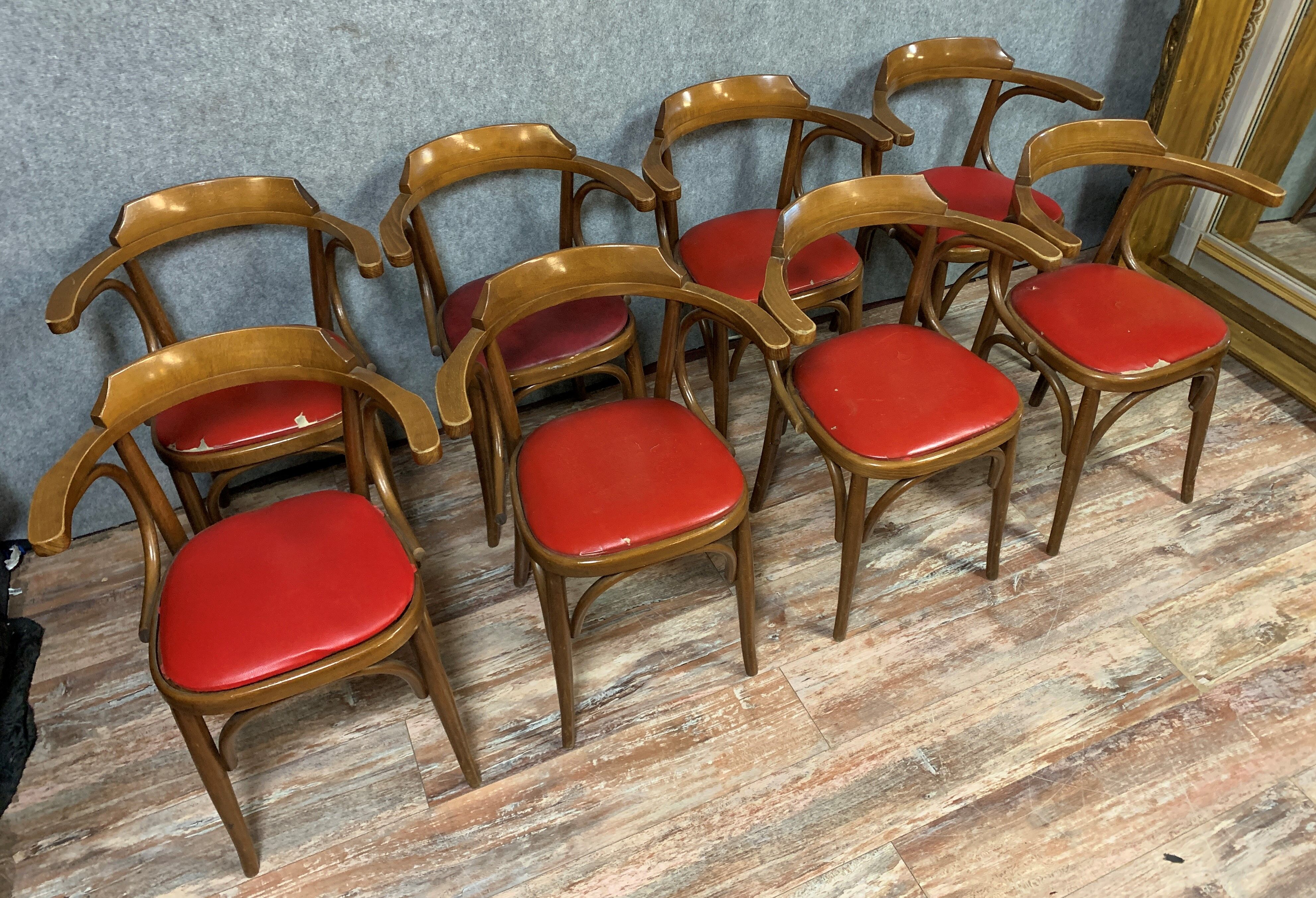 Série de 8 chaises en bois courbé vers 1940