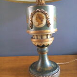 Antique style table lamp