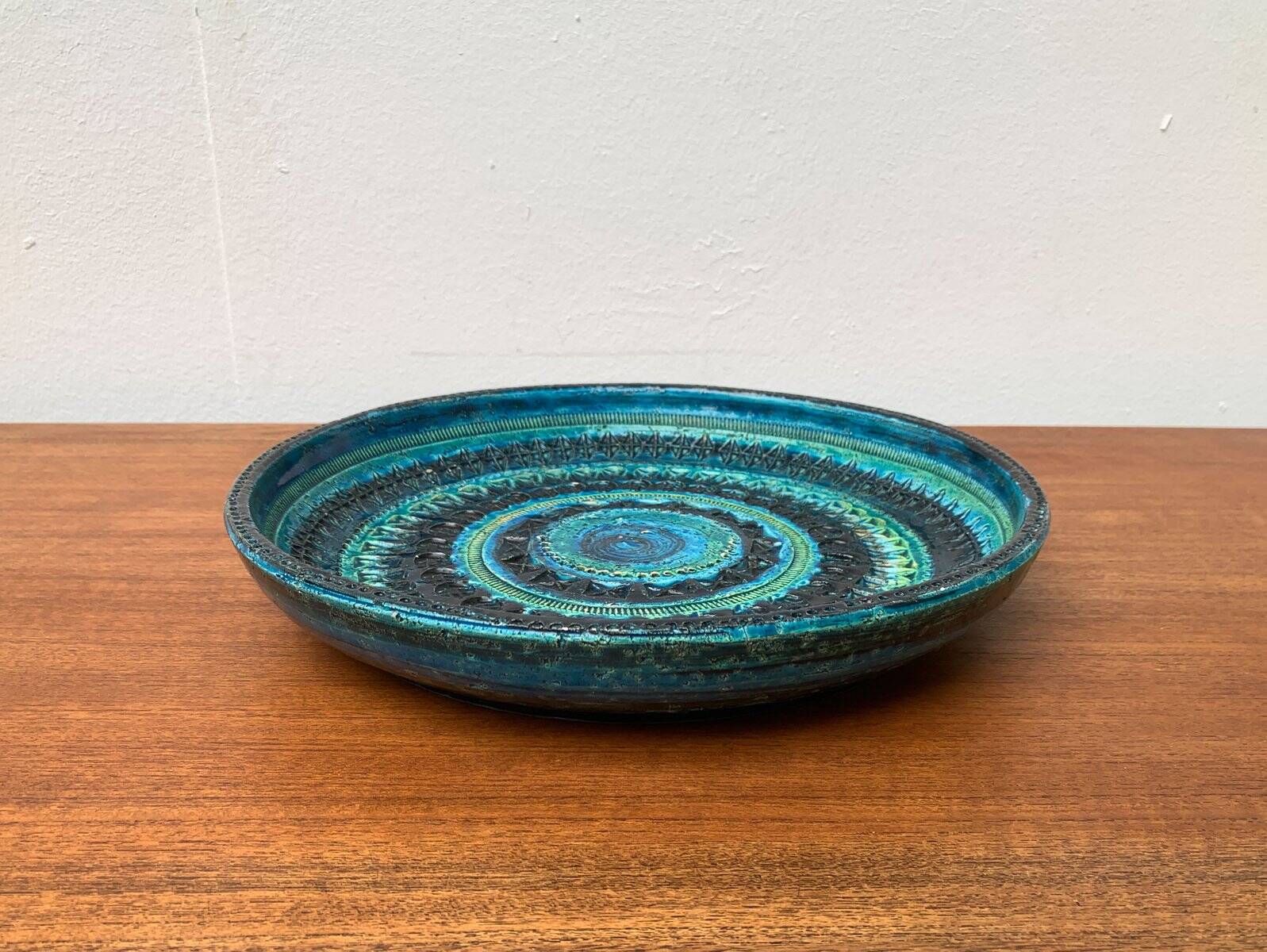 Large bowl in Rimini Blu pottery, mid-century by Aldo Londi for Bitossi.