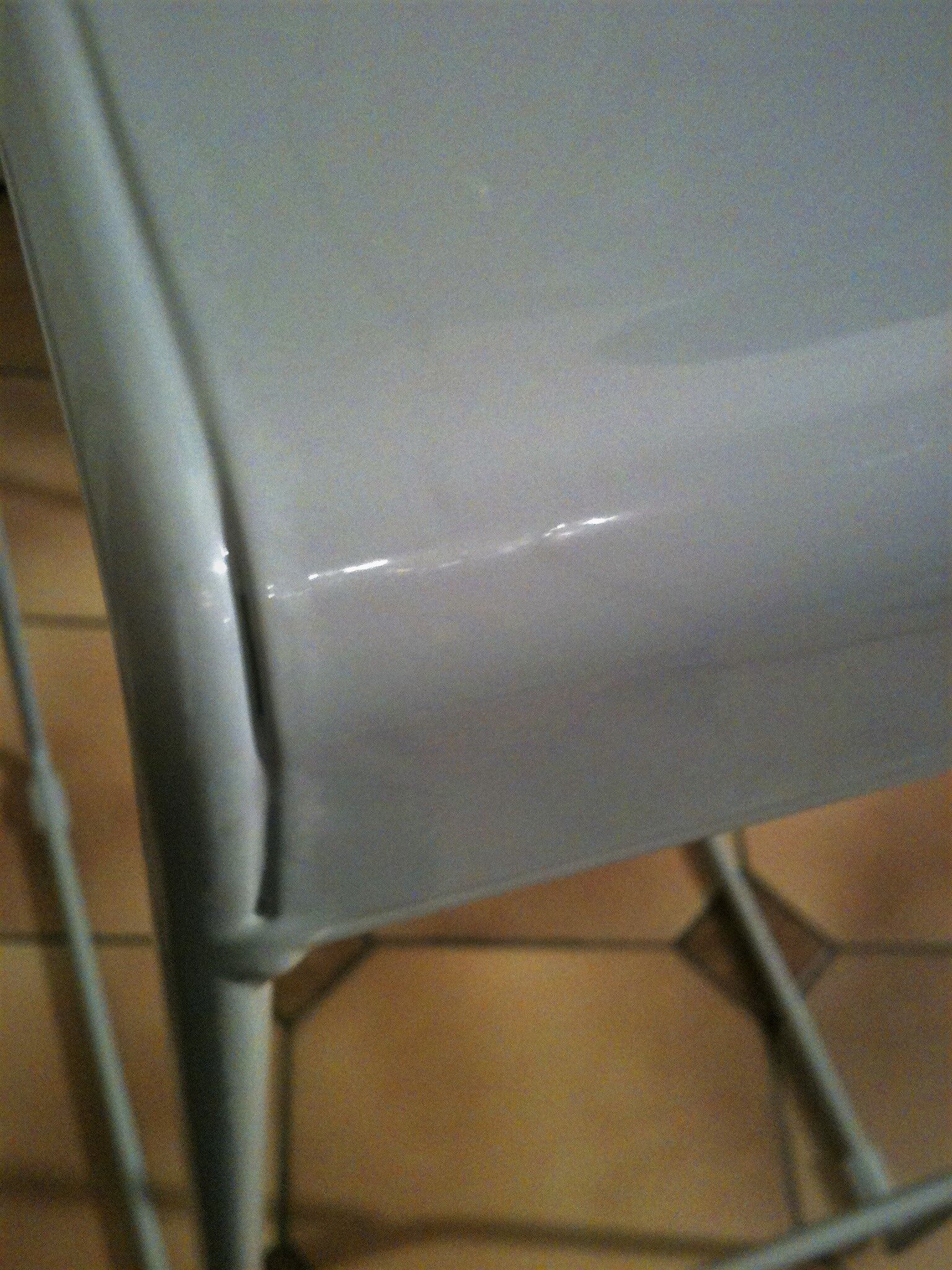 Tabouret minimaliste en acier