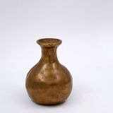 Vase soliflore brutaliste en laiton
