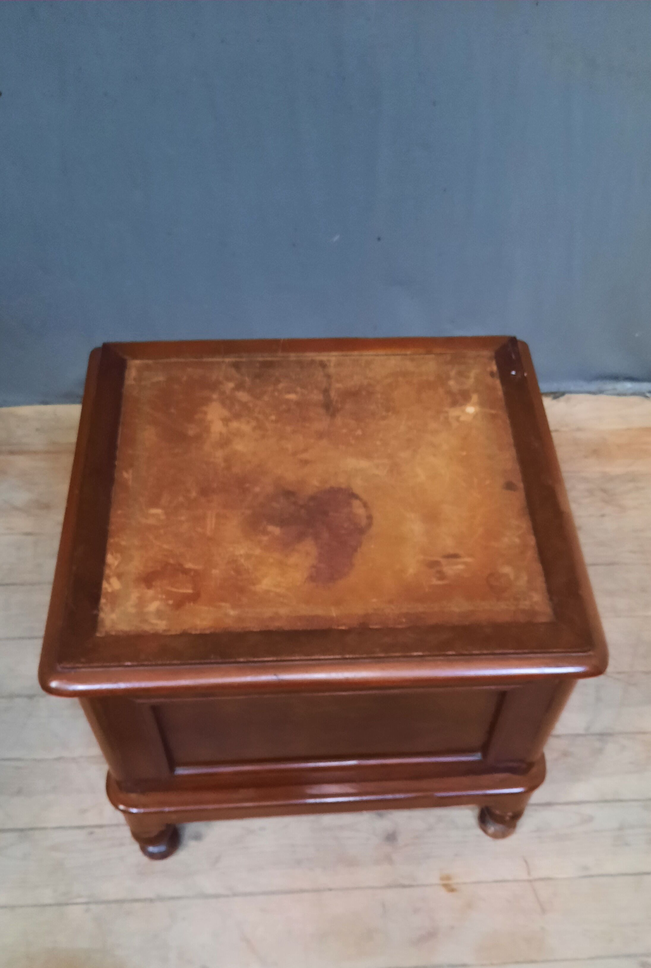 Mahogany Convenience Stool