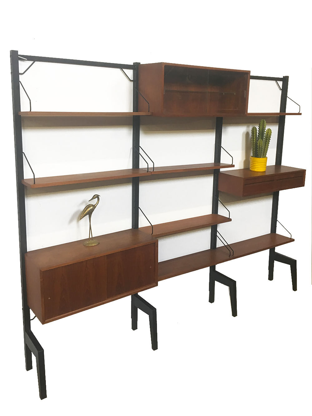 Wall system by Poul Cadovius 60