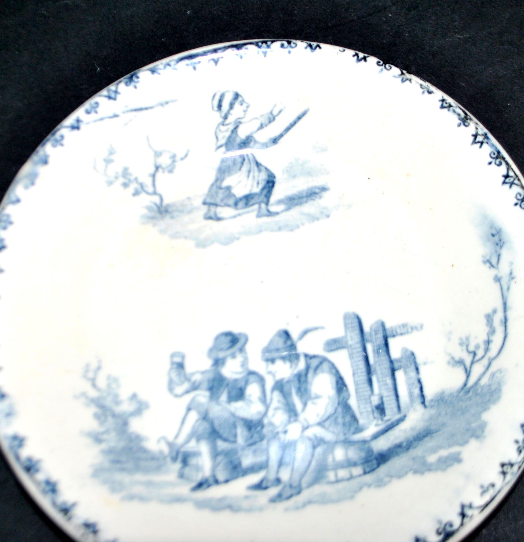 Miniature illustrated blue bread plate 12.5 cm Creil Montereau dollhouse