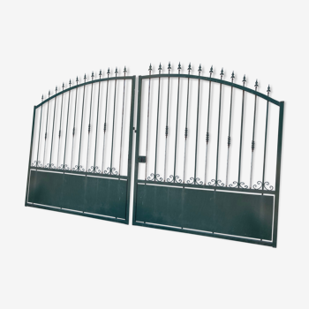 Wrought iron gate 350 x 215