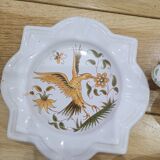 Set of 5 Moustiers porcelain pieces in perfect condition