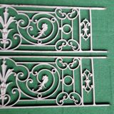 Pair bodyguards 132.5x31cm cast