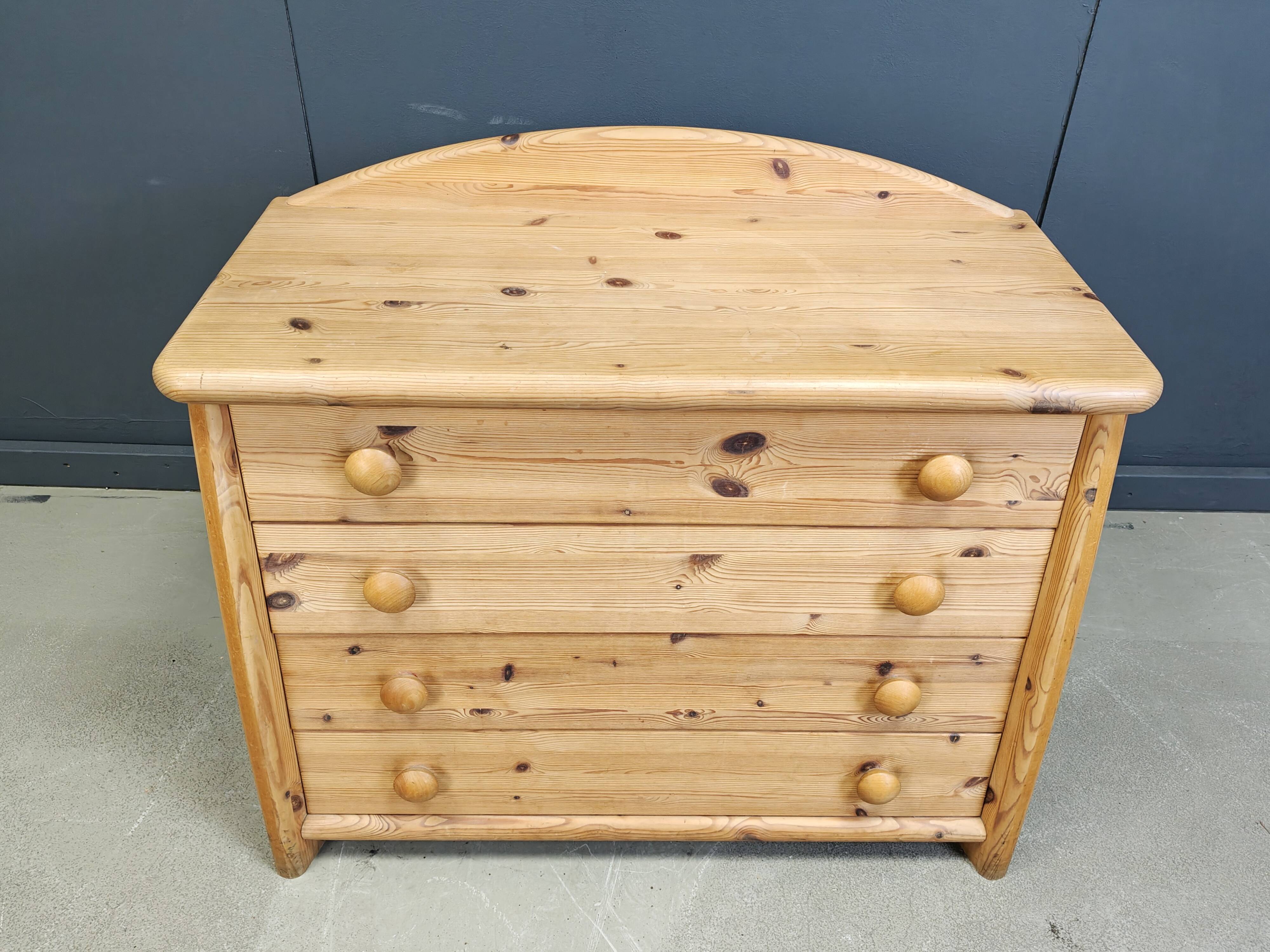 Scandinavian pine wood chest of drawers, 1980s