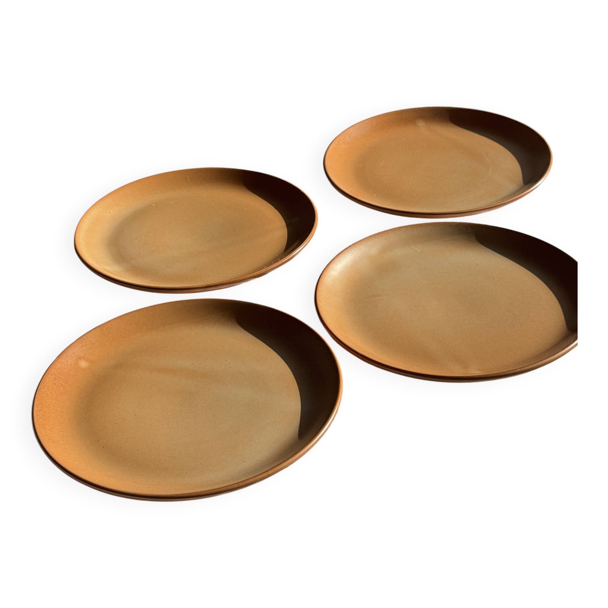 Set of 4 flat dinner plates in stoneware, no brand underneath.