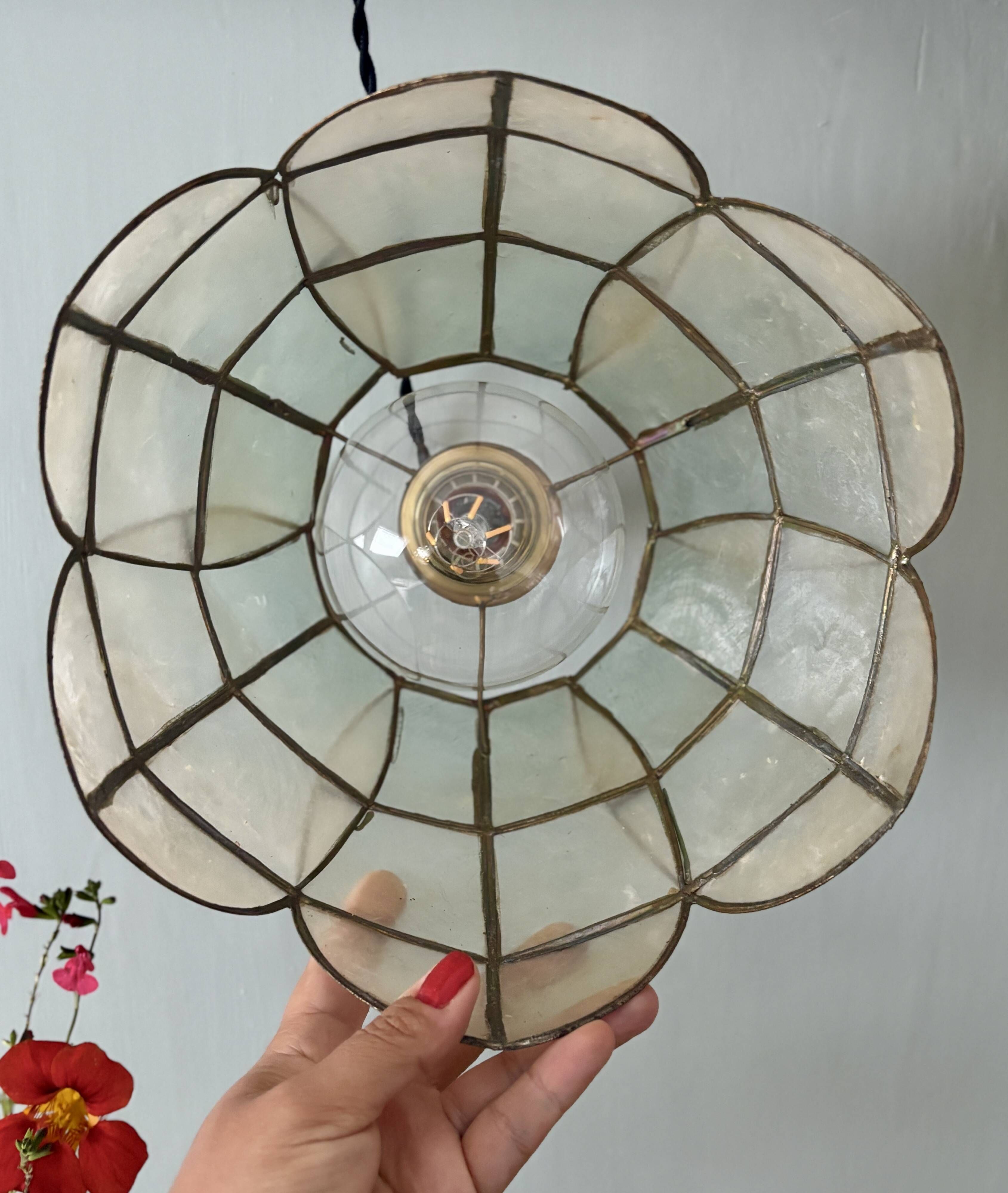 Suspension antique lampshade in blue mother-of-pearl and brass