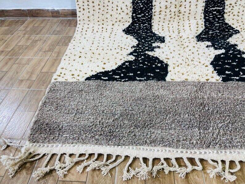 Beni Mrirt rug - handmade Moroccan rug size 150 x 250 cm.