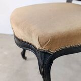 Neo-classical chair on wheels