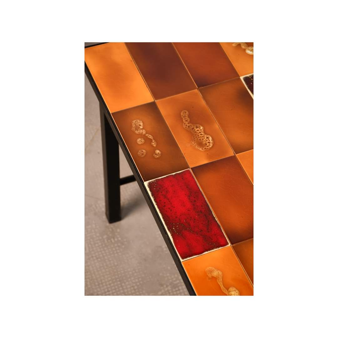 Coffee table in ceramic