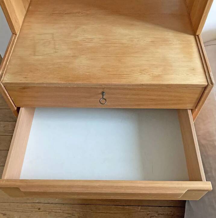 Vintage bookshelf/sideboard