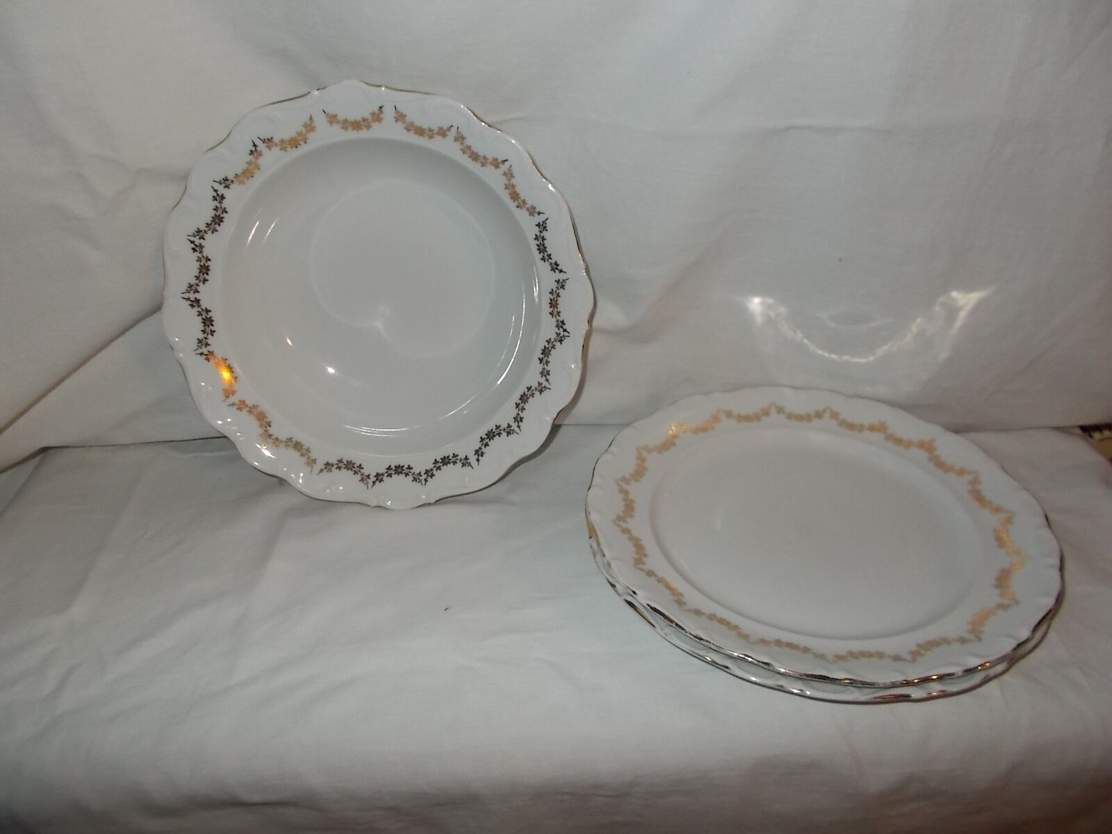 Set of 2 plates and a Bavaria dish