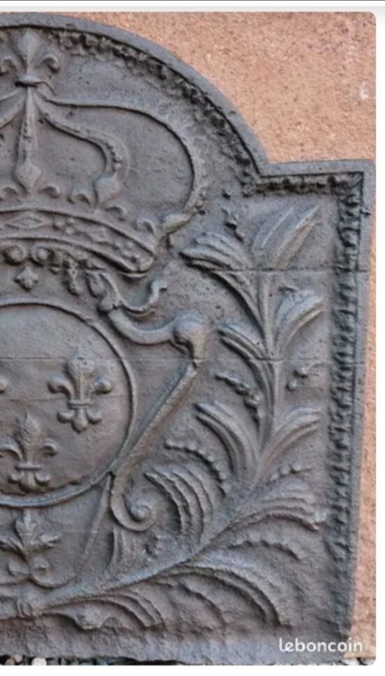 Fireplace plate France weapon