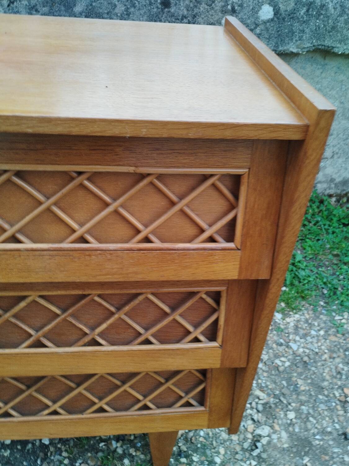 Commode en rotin ancien vintage pieds compas