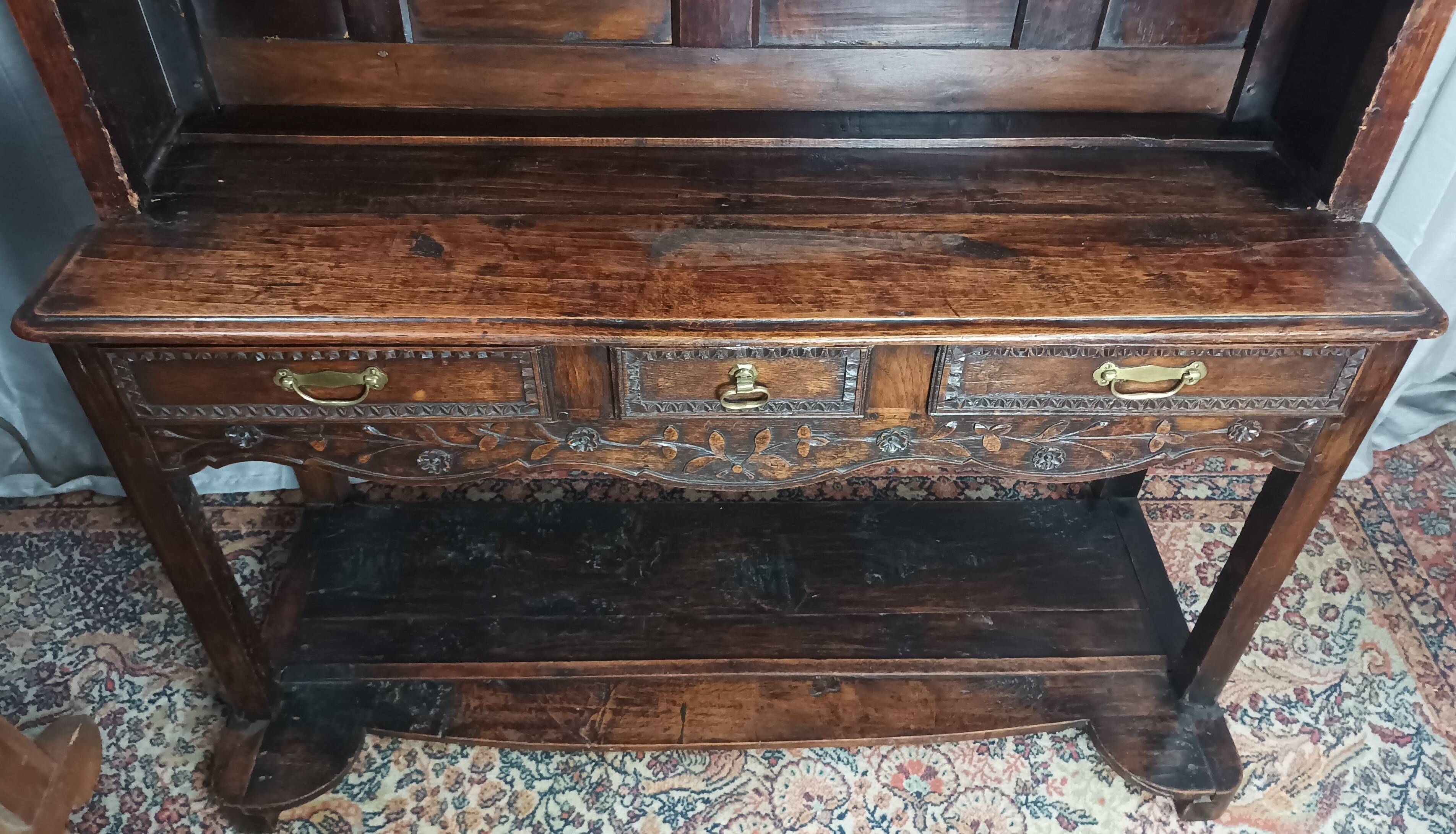 Provençal ash dresser