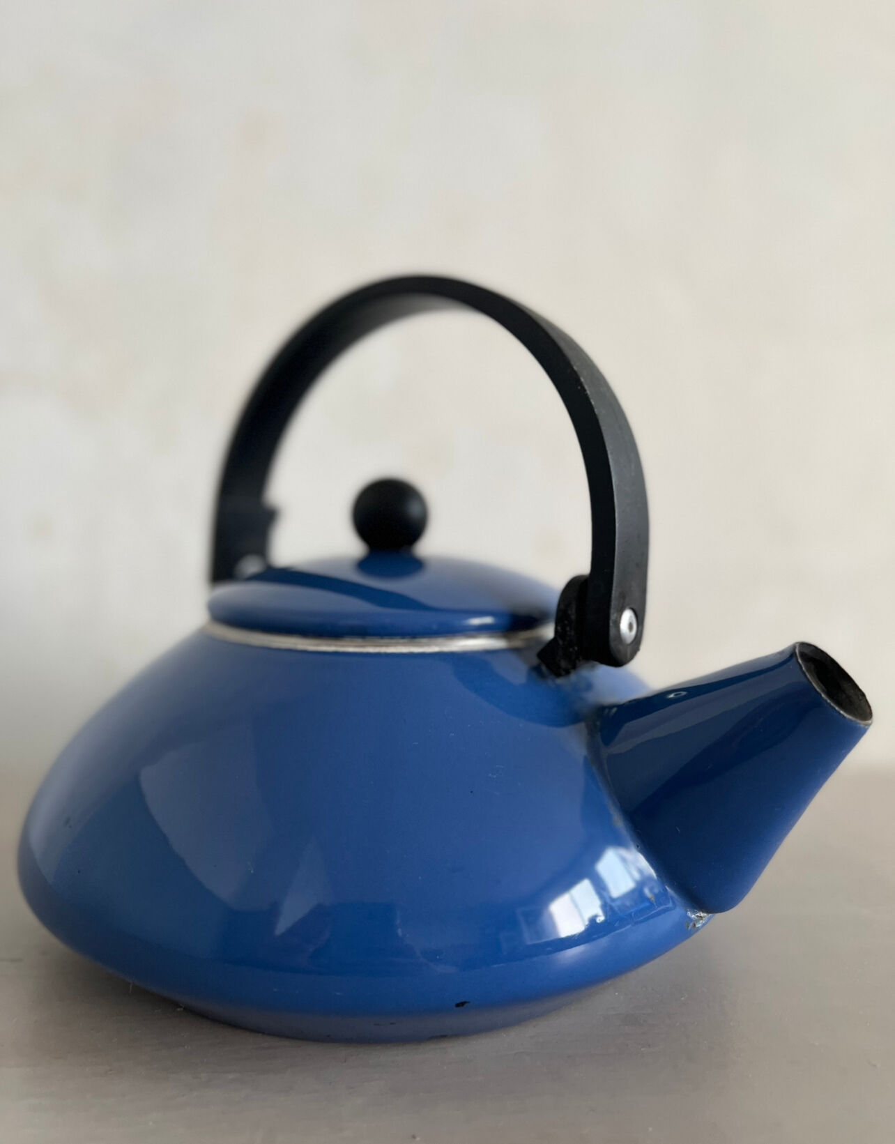 Enamelled kettle Le Creuset