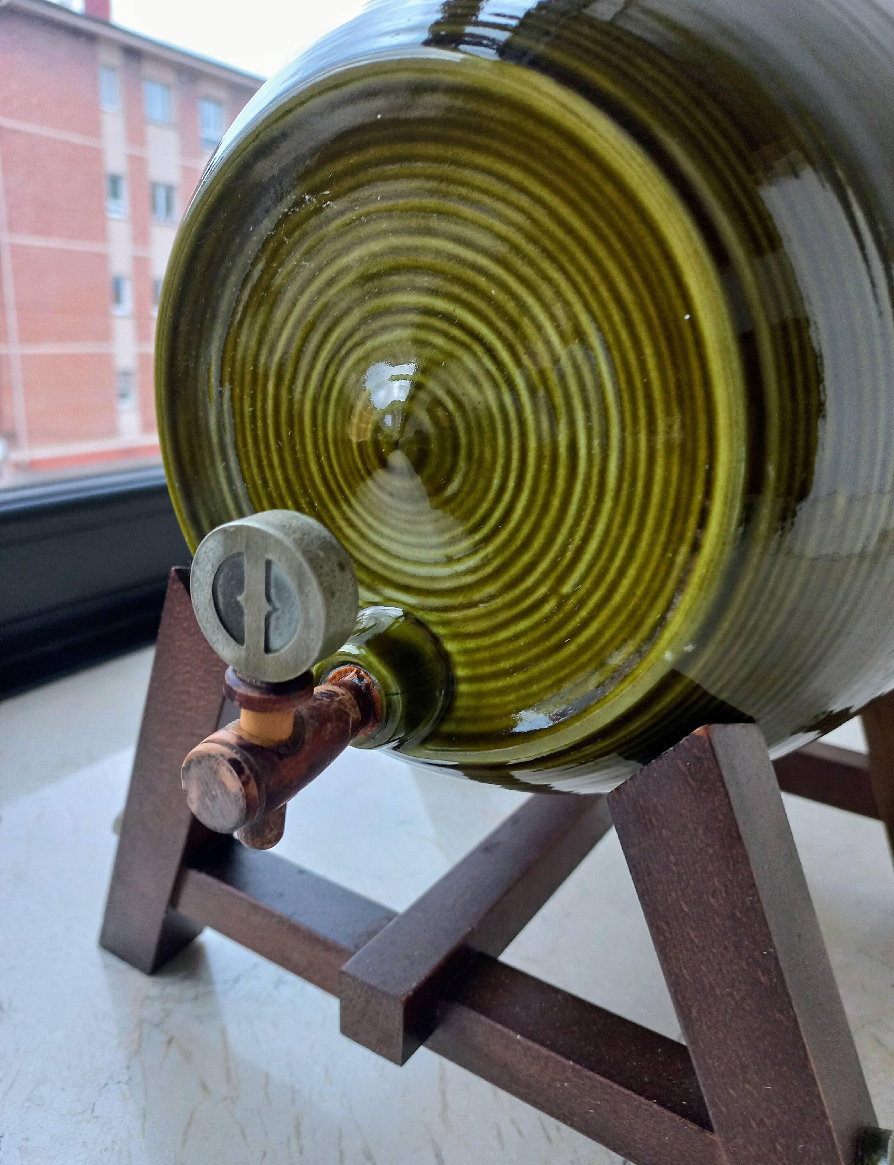 Ceramic spirit barrel