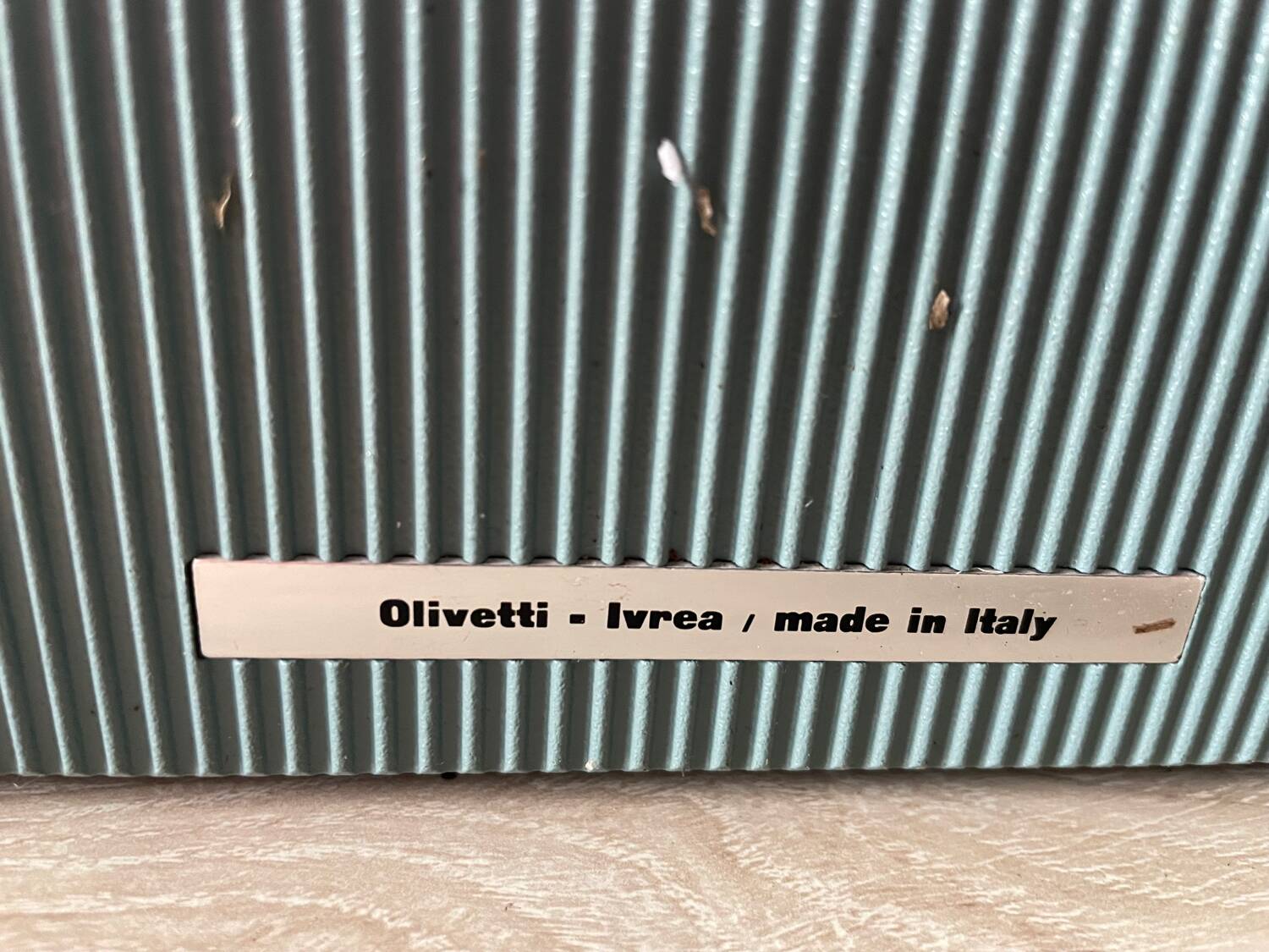 Olivetti lettera 32 typewriter