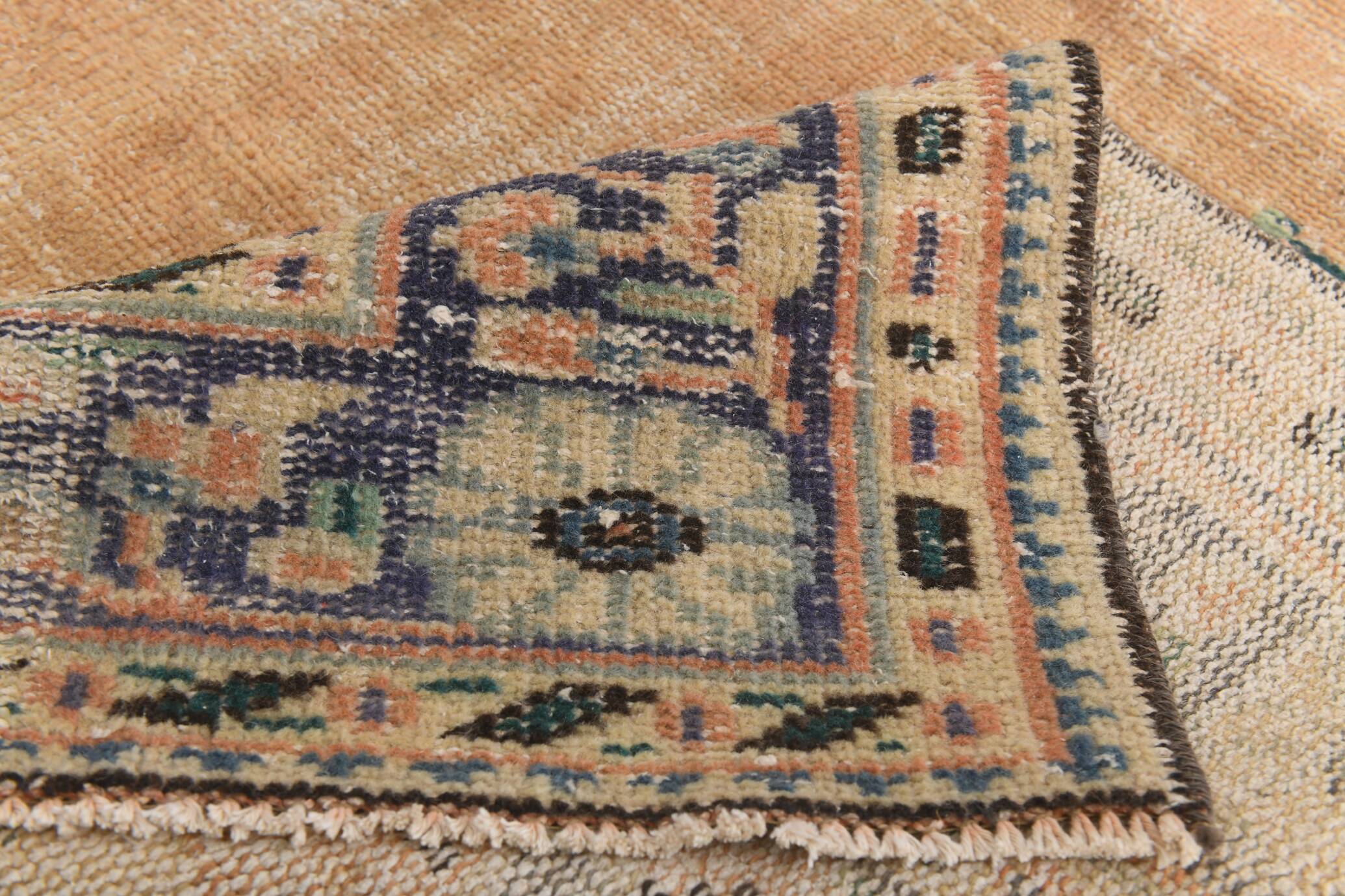 6x9 Peach & Navy Blue Classic Turkish Rug, 180x275Cm